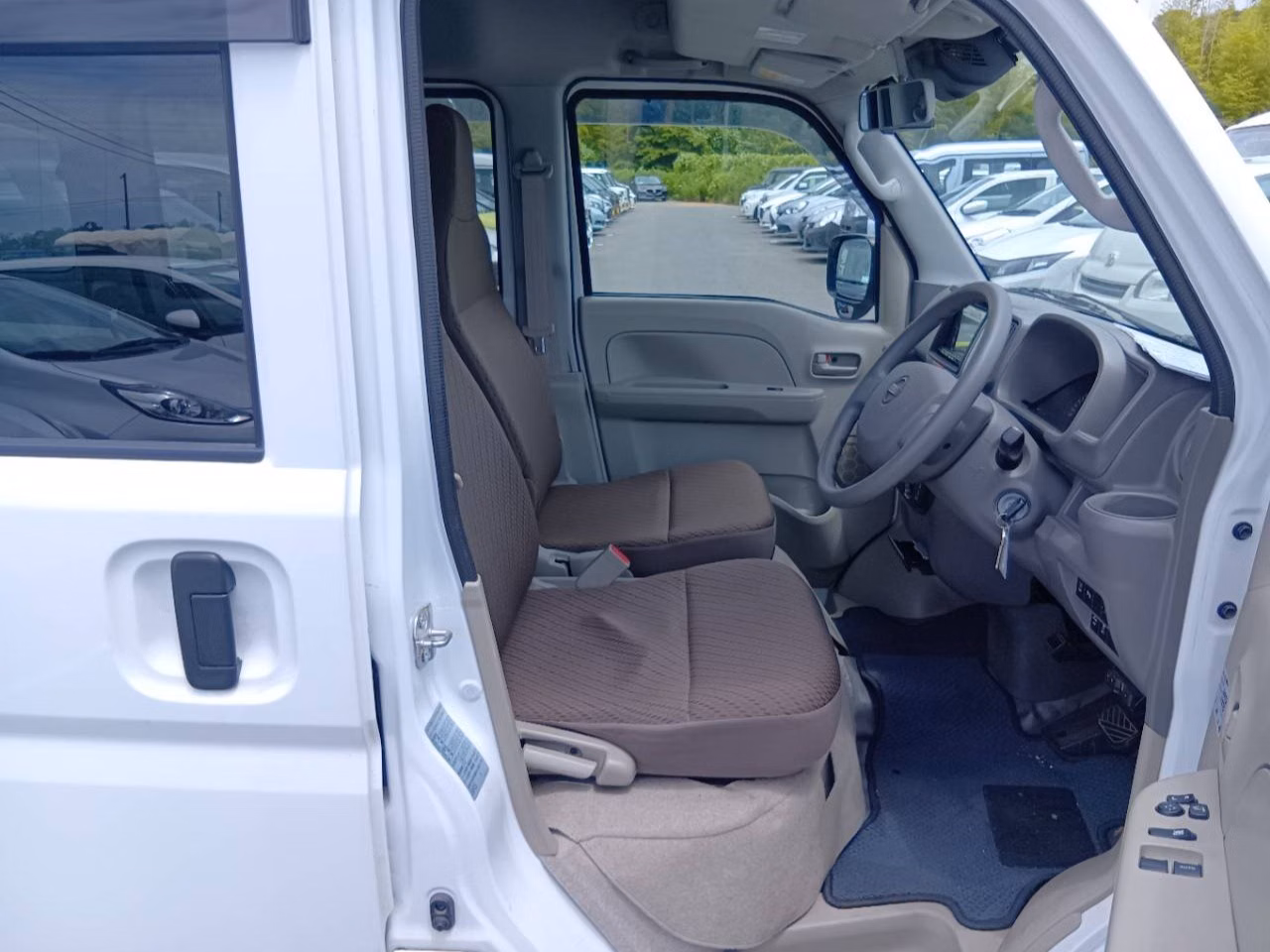 NISSAN NV100 CLIPPER