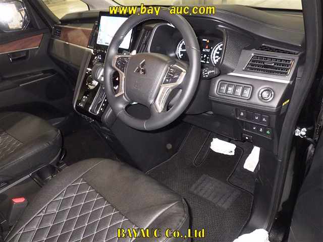 MITSUBISHI DELICA D:5