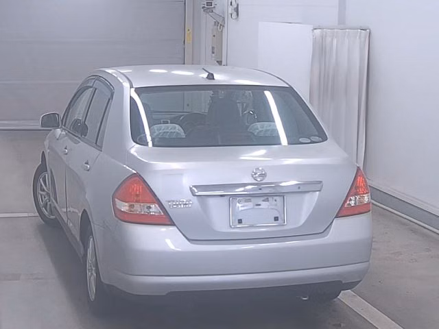 NISSAN TIIDA LATIO
