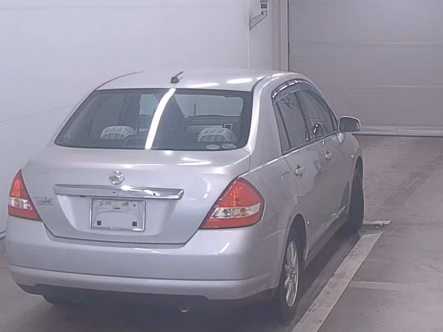 NISSAN TIIDA LATIO