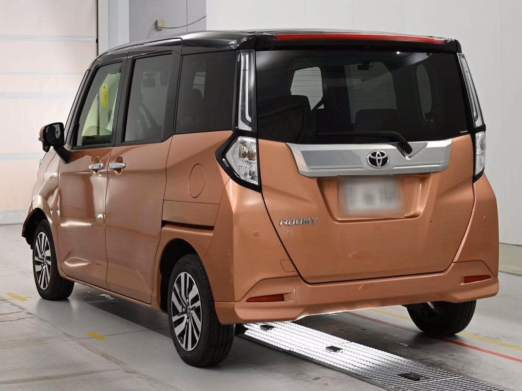 TOYOTA ROOMY