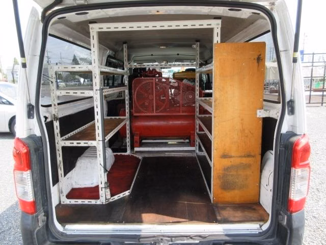 NISSAN NV350 CARAVAN