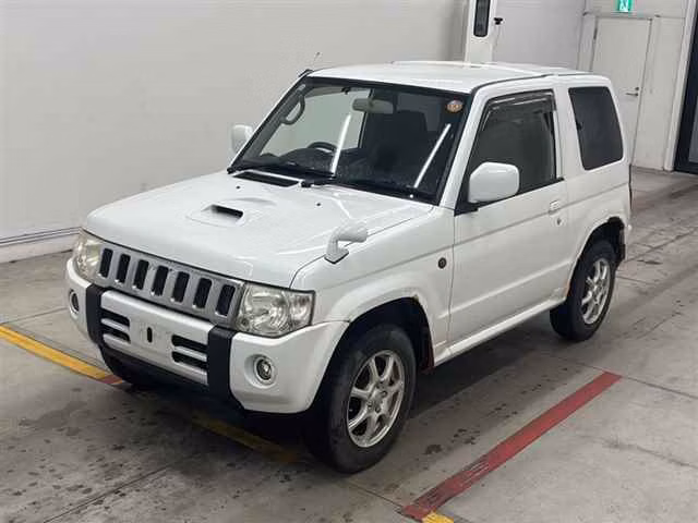 MITSUBISHI PAJERO MINI