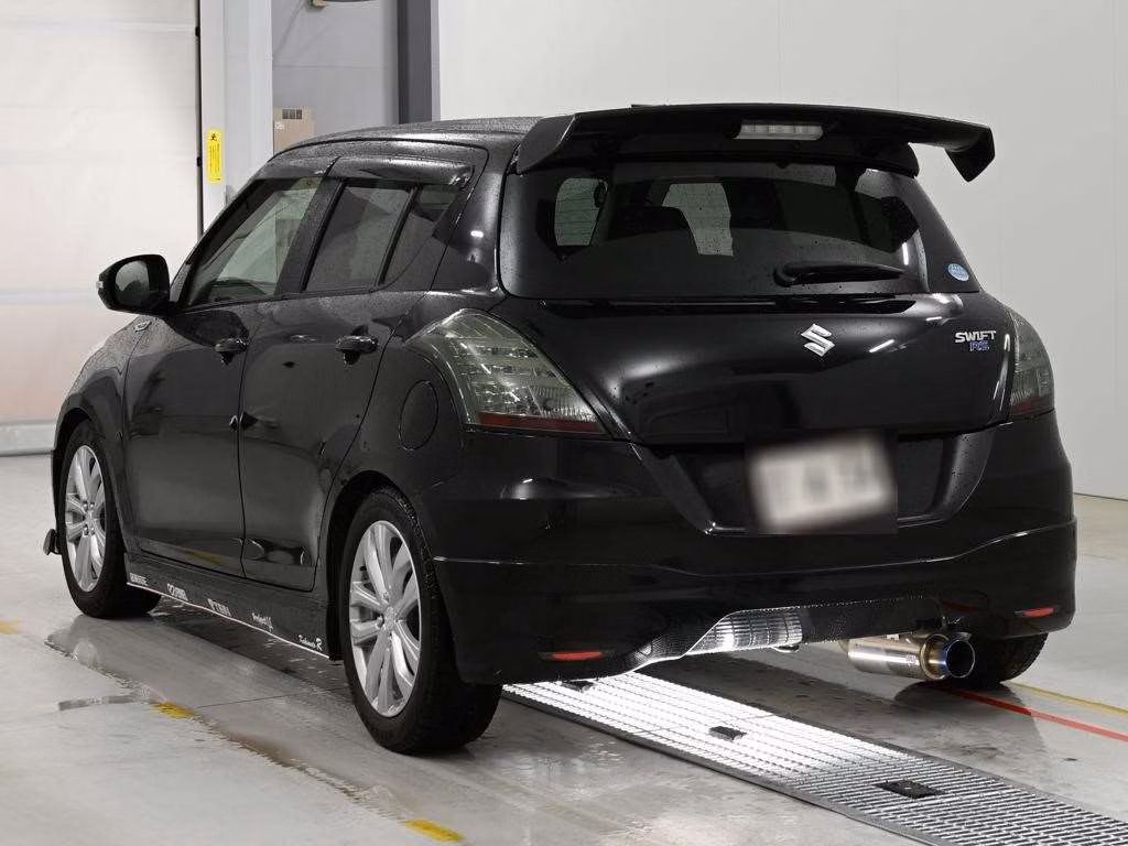 SUZUKI SWIFT