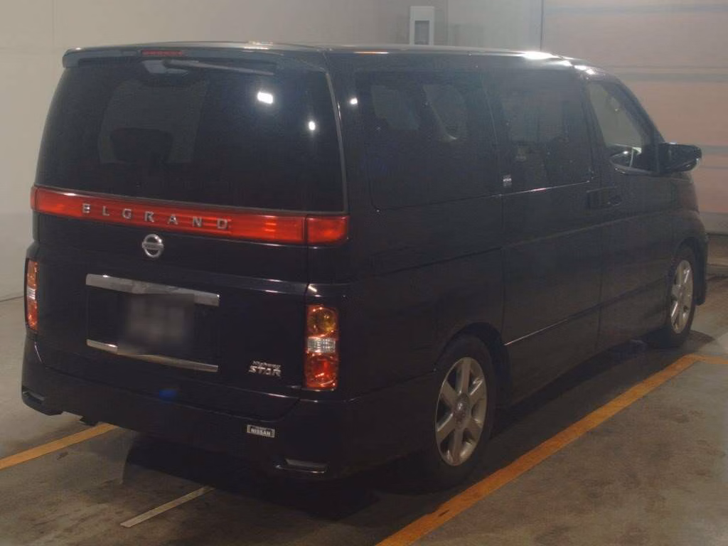 NISSAN ELGRAND