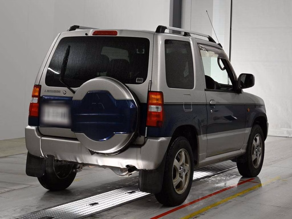MITSUBISHI PAJERO MINI