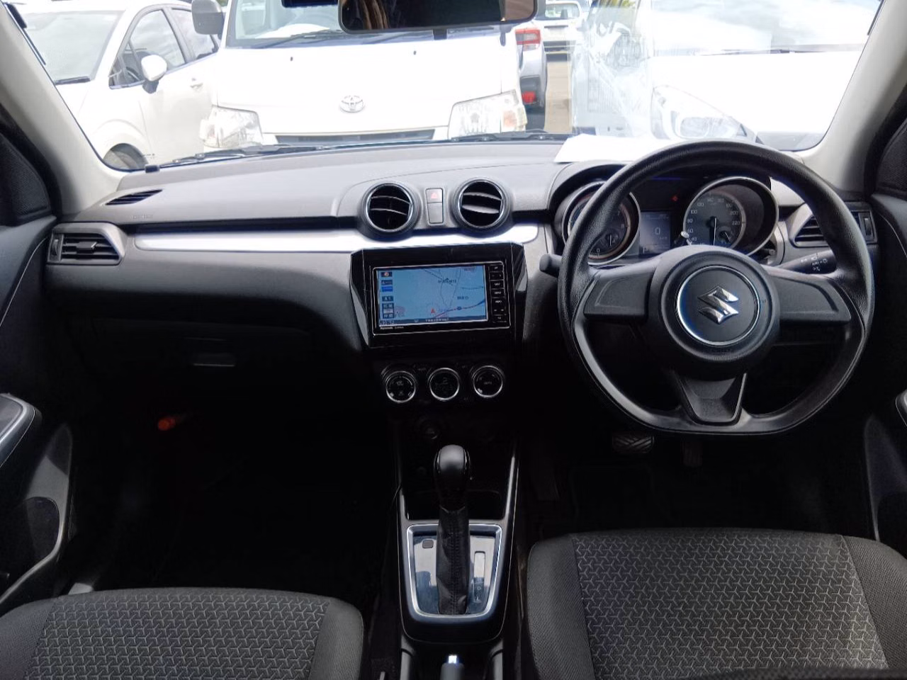 SUZUKI SWIFT