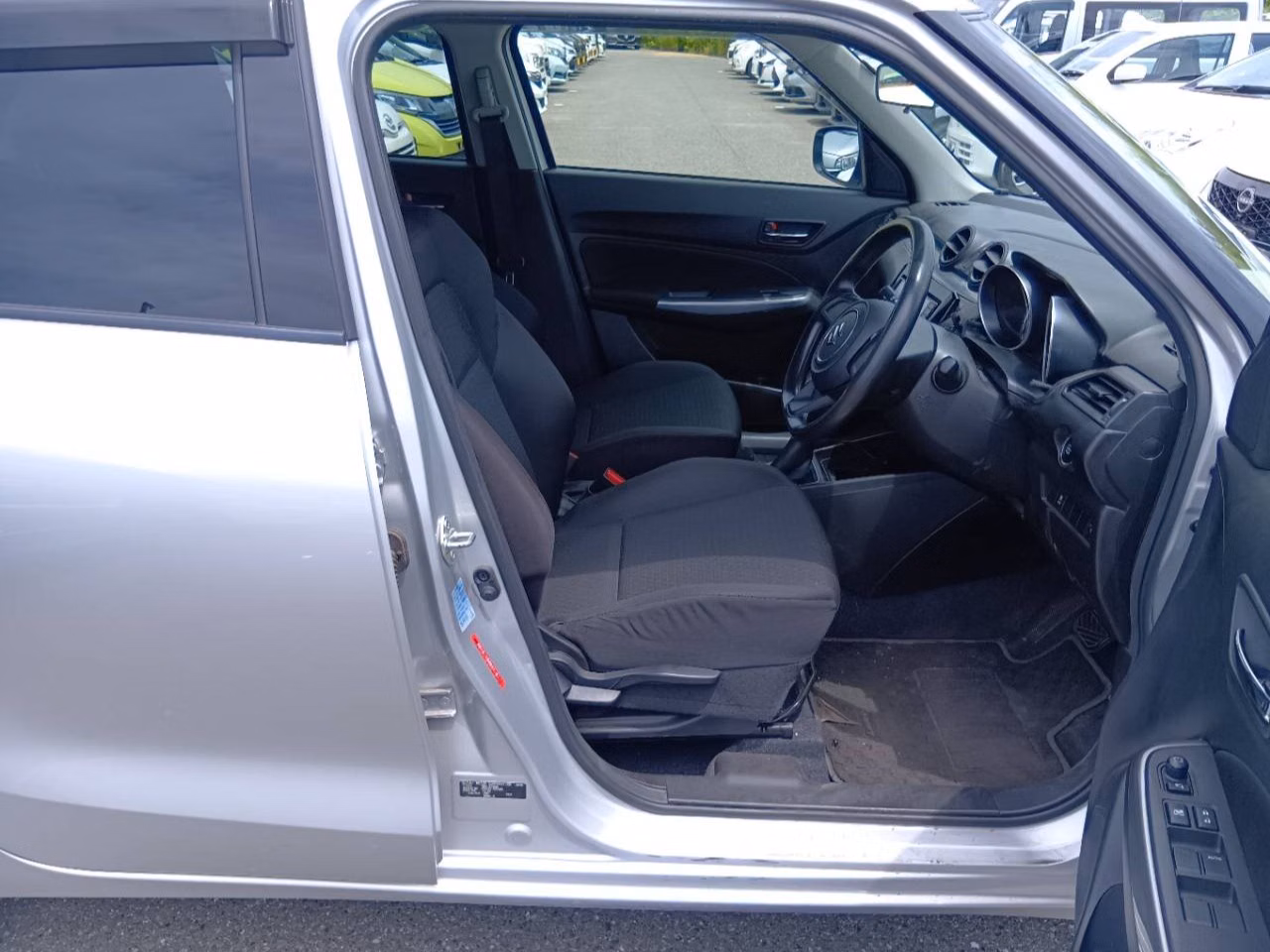 SUZUKI SWIFT