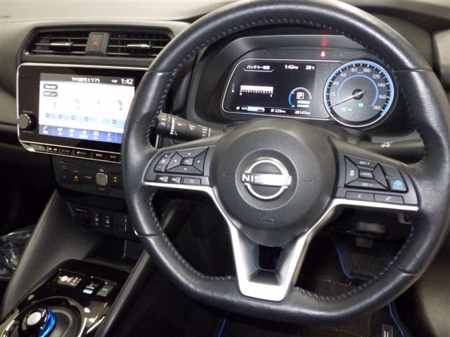 NISSAN LEAF