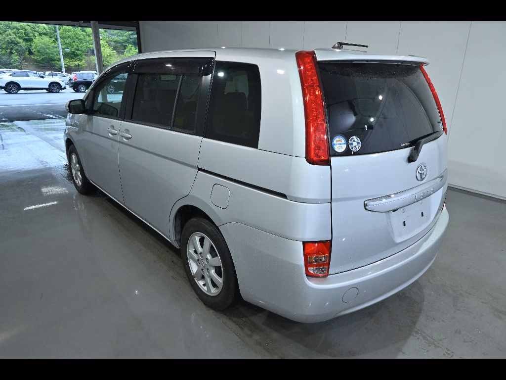 TOYOTA ISIS