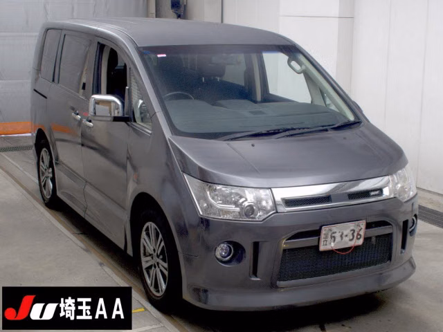 MITSUBISHI DELICA D:5
