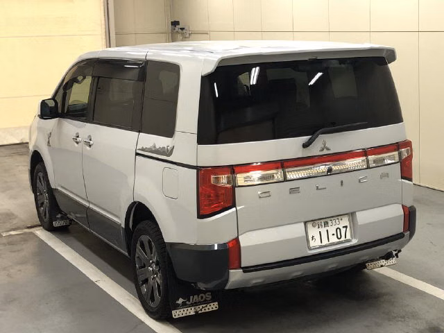 MITSUBISHI DELICA D:5