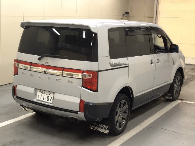 MITSUBISHI DELICA D:5