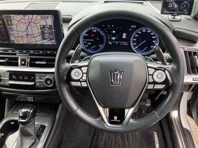 TOYOTA CROWN