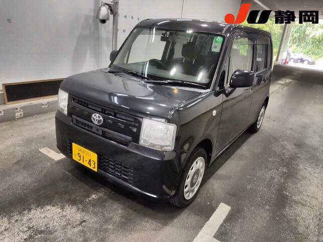 TOYOTA PIXIS SPACE