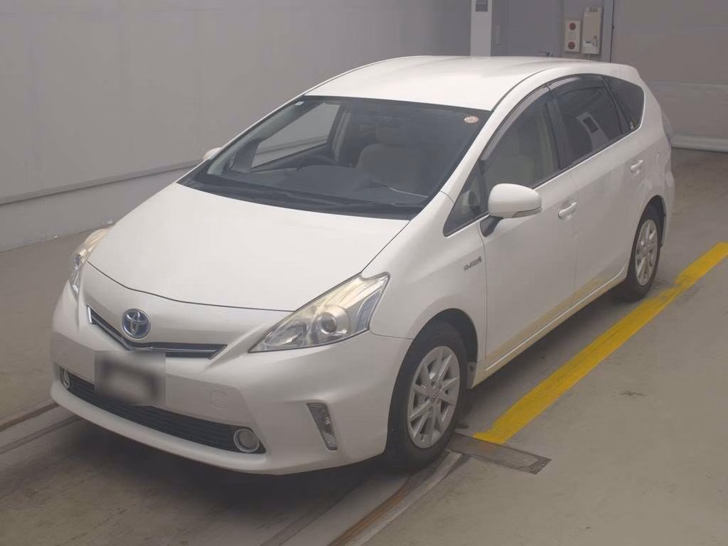 TOYOTA PRIUS ALPHA