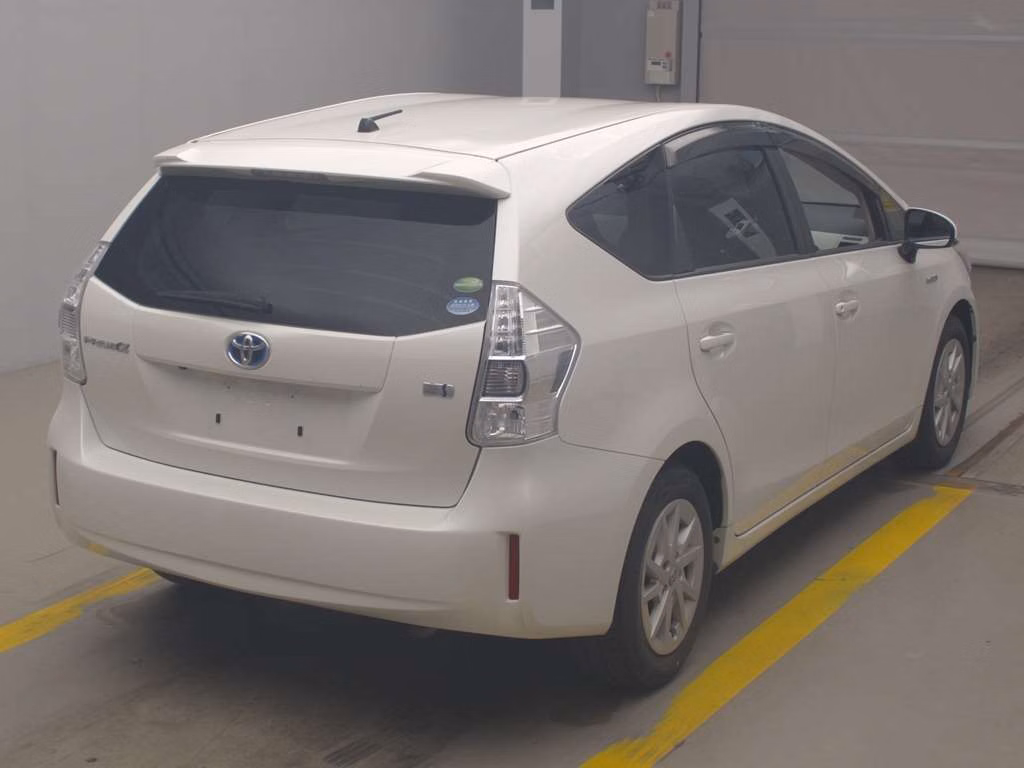 TOYOTA PRIUS ALPHA