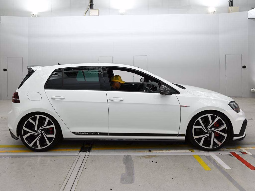 VOLKSWAGEN GOLF