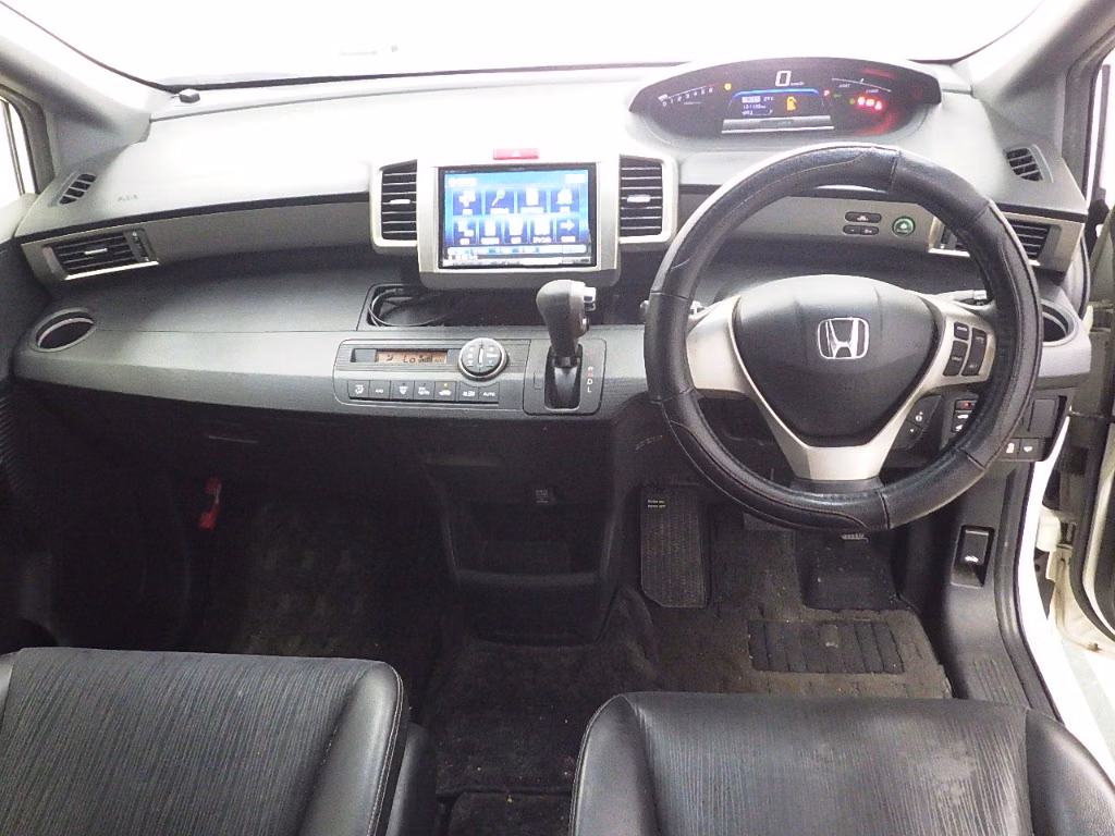 HONDA FREED SPIKE