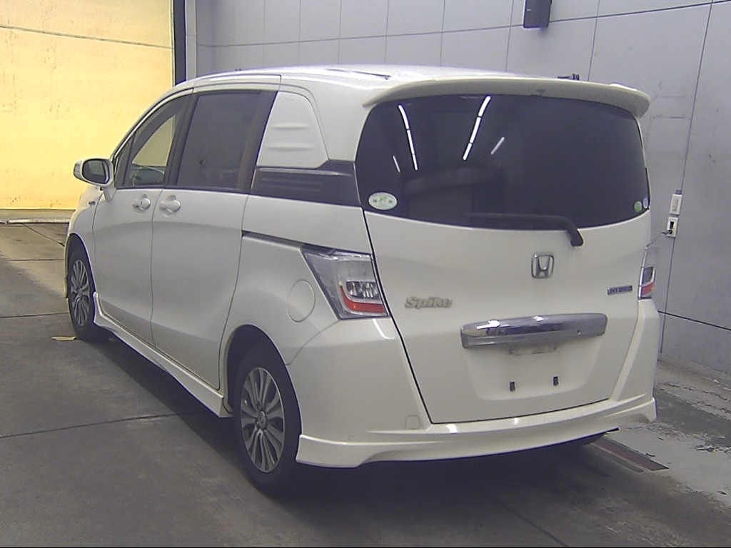 HONDA FREED SPIKE