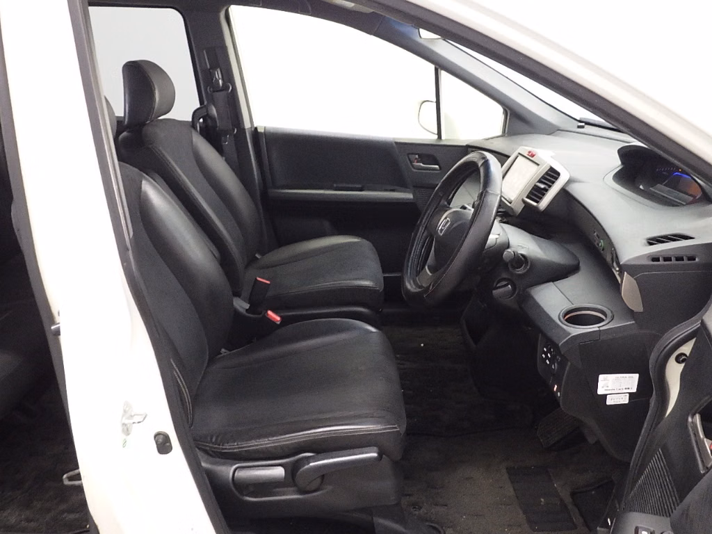 HONDA FREED SPIKE