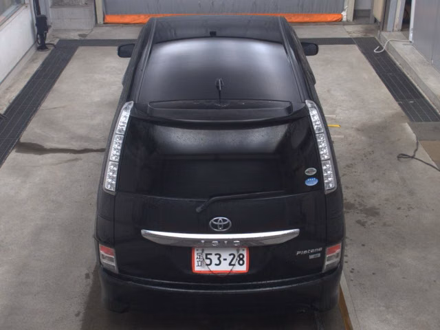 TOYOTA ISIS