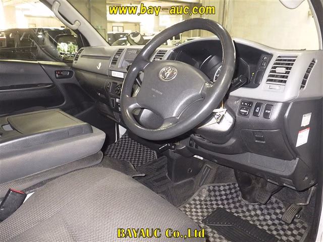 TOYOTA REGIUS ACE