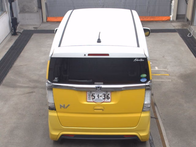 HONDA N-BOX SLASH