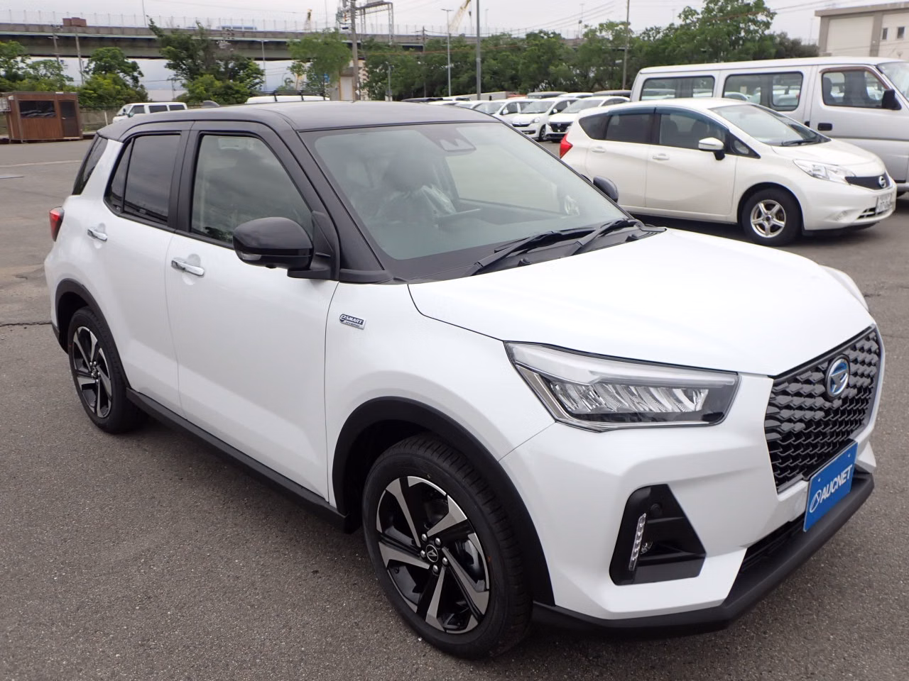 DAIHATSU ROCKY