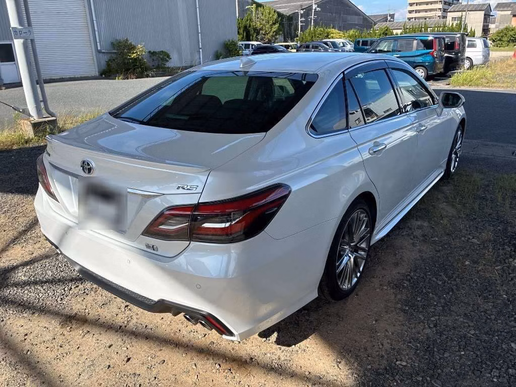 TOYOTA CROWN