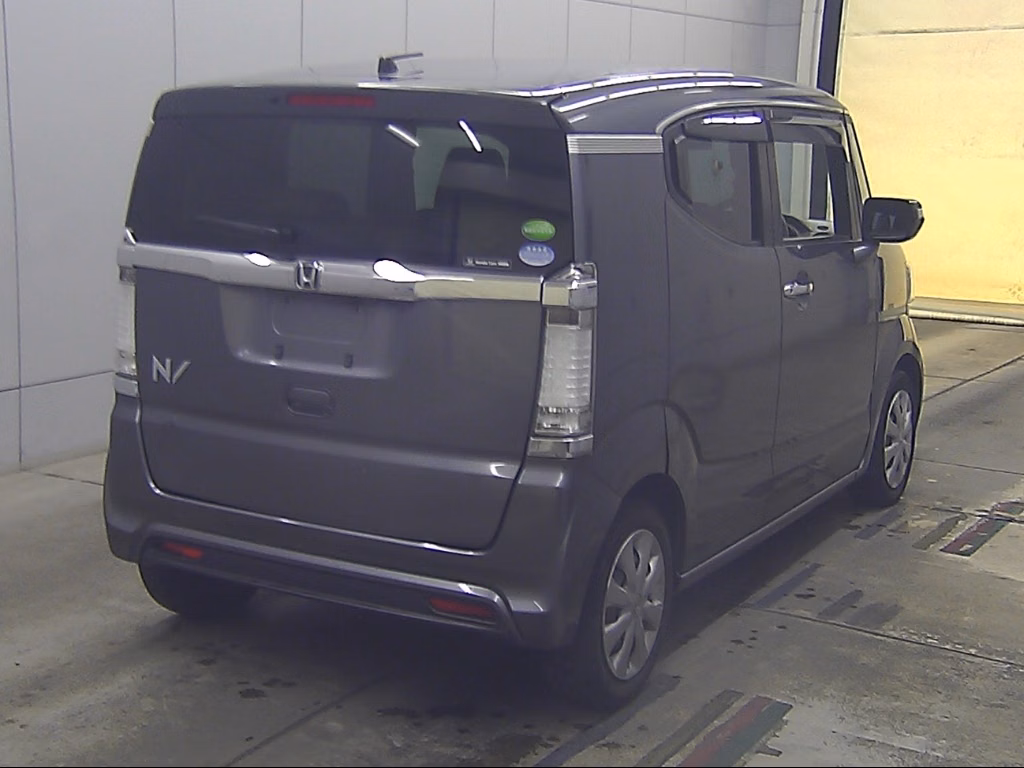 HONDA N-BOX SLASH