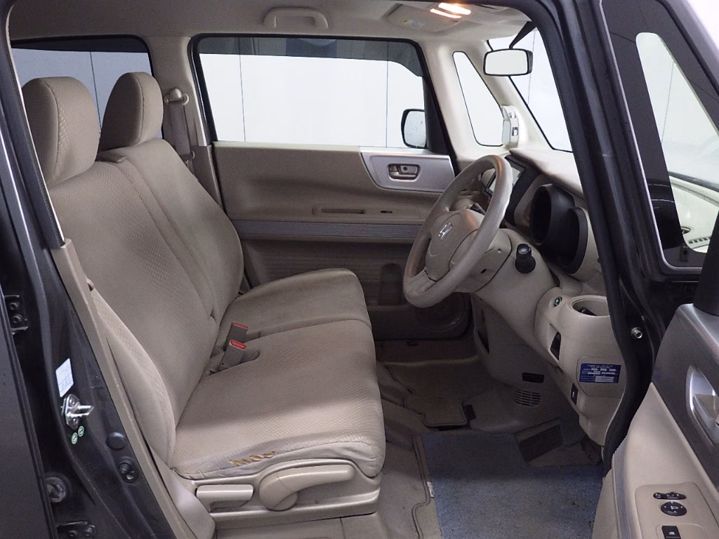 HONDA N-BOX SLASH