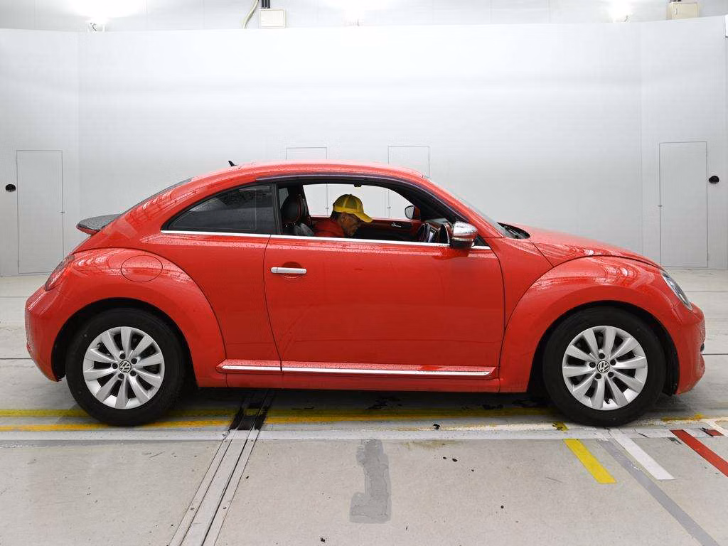 VOLKSWAGEN BEETLE