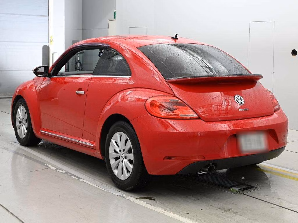 VOLKSWAGEN BEETLE