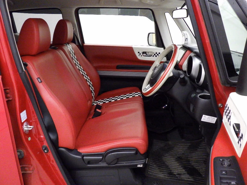 HONDA N-BOX SLASH