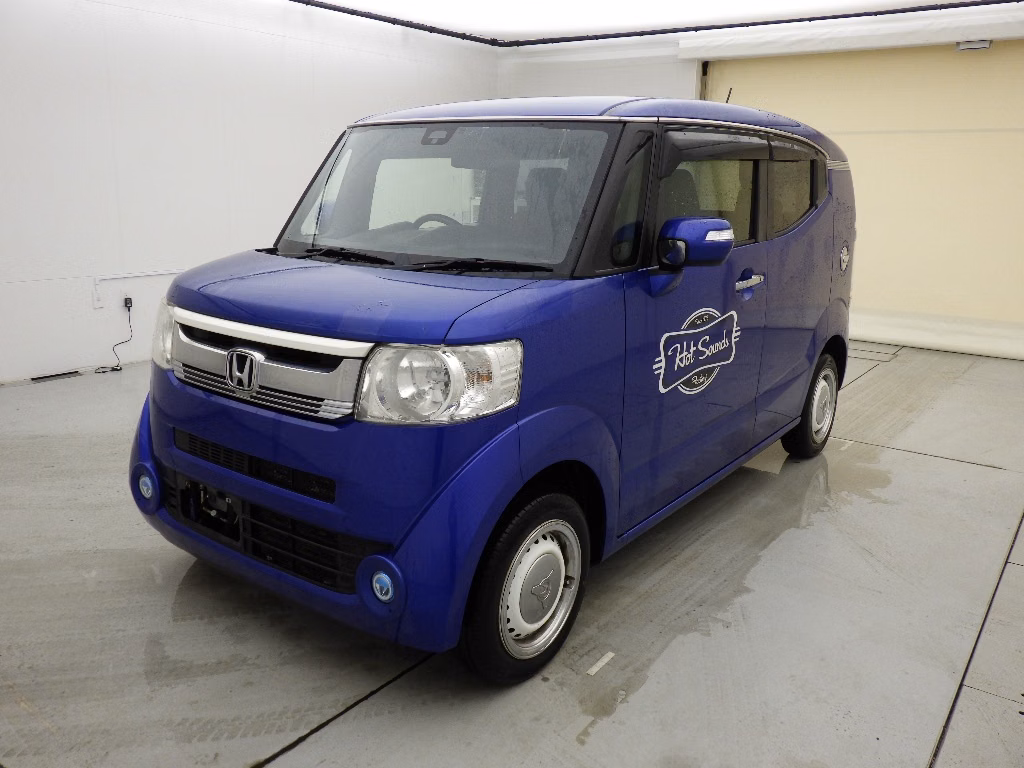 HONDA N-BOX SLASH