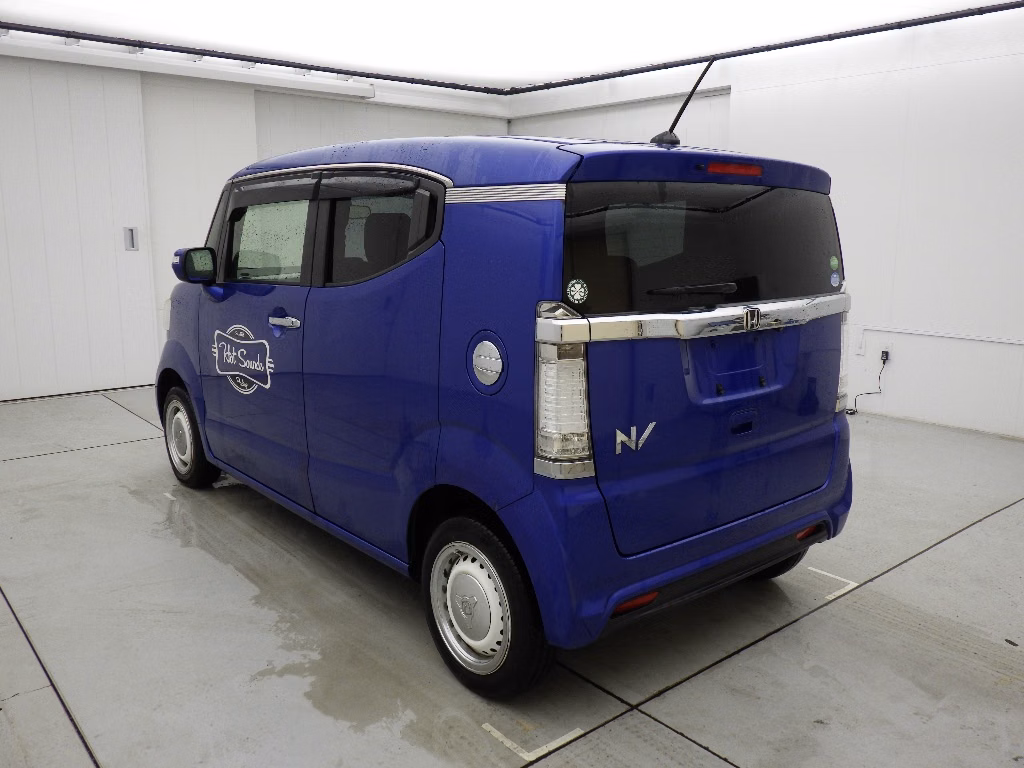 HONDA N-BOX SLASH