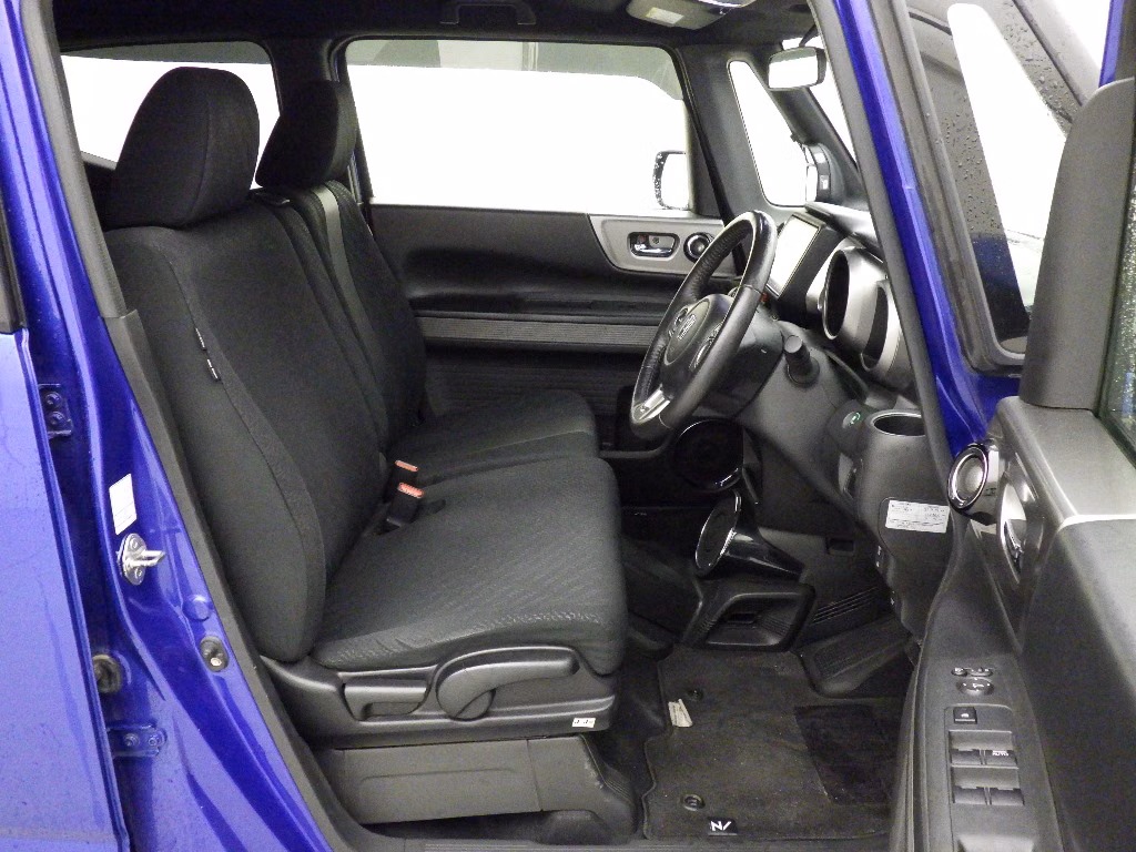 HONDA N-BOX SLASH