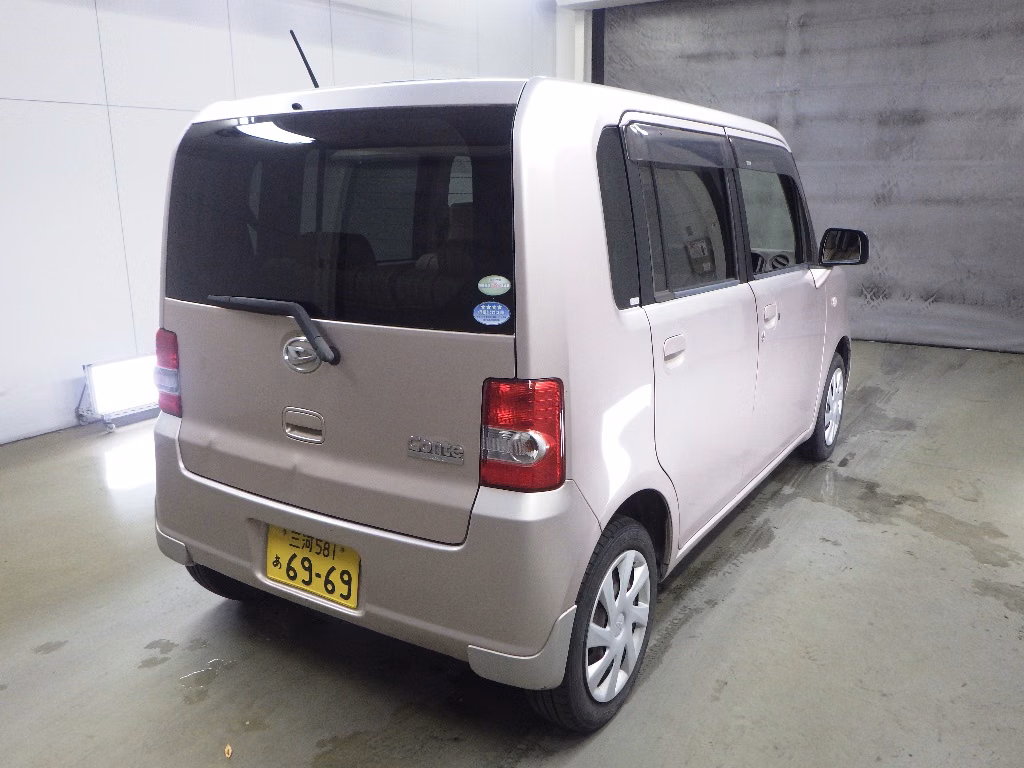 DAIHATSU MOVE CONTE