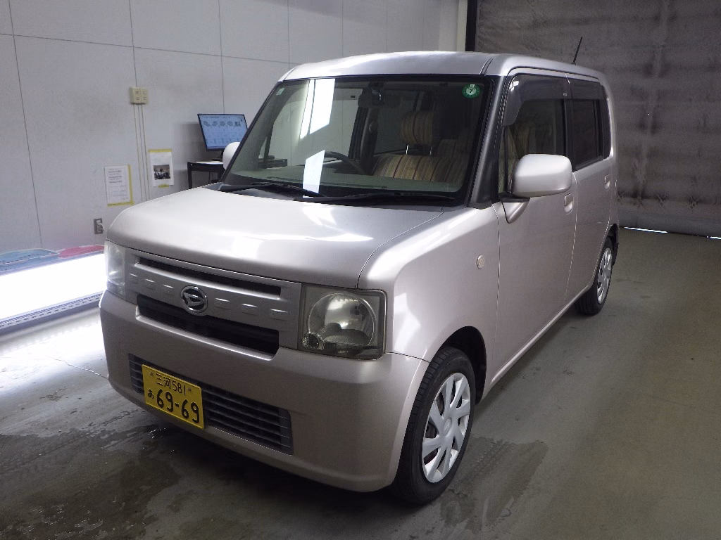 DAIHATSU MOVE CONTE