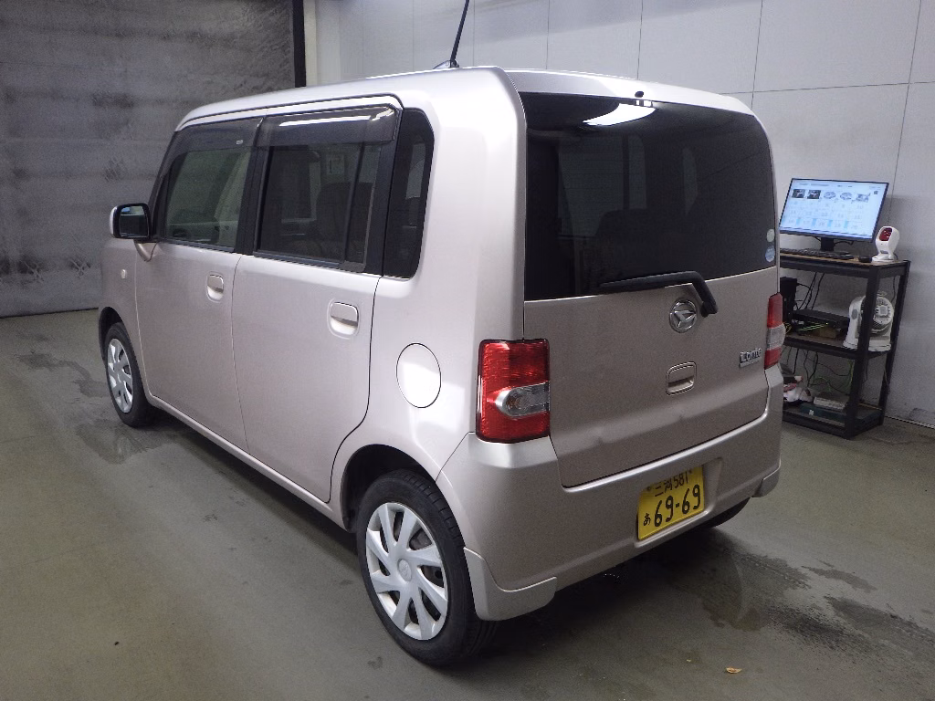 DAIHATSU MOVE CONTE