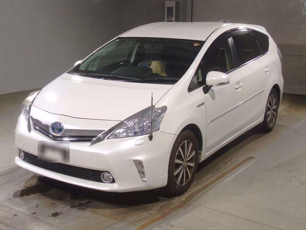 TOYOTA PRIUS ALPHA