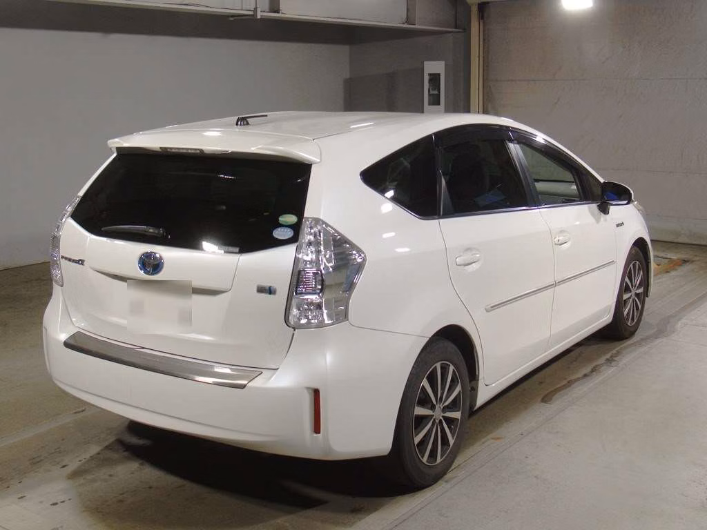 TOYOTA PRIUS ALPHA