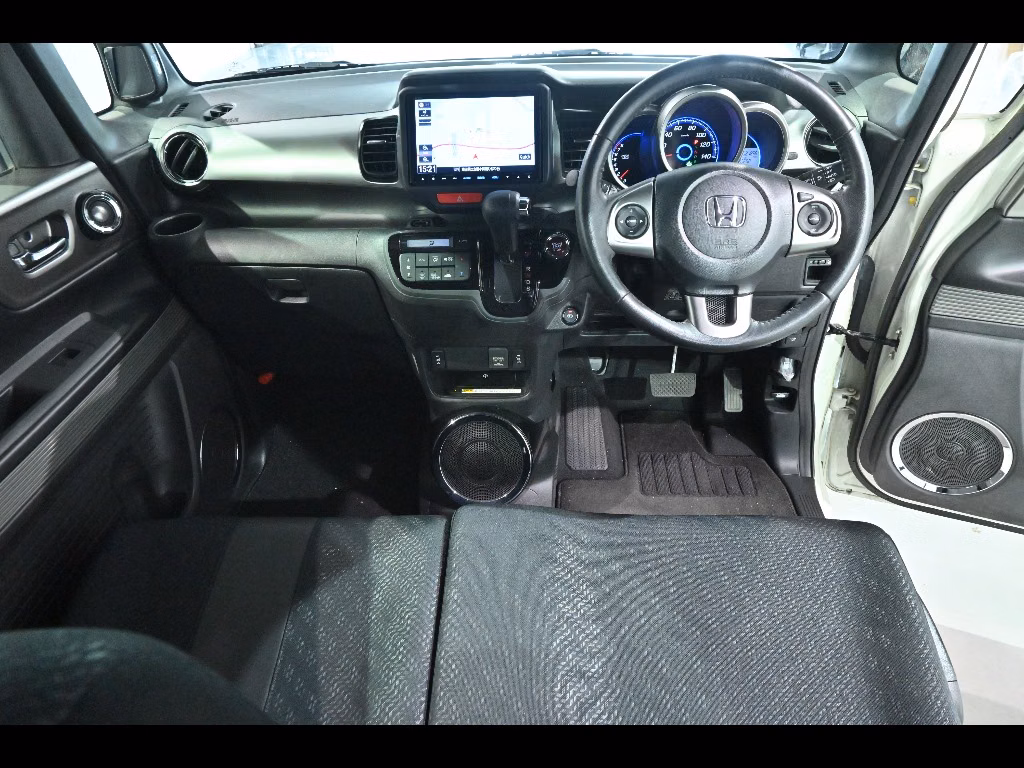 HONDA N-BOX SLASH
