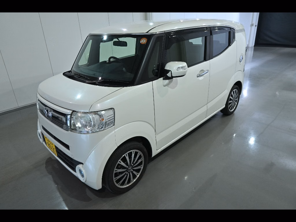 HONDA N-BOX SLASH