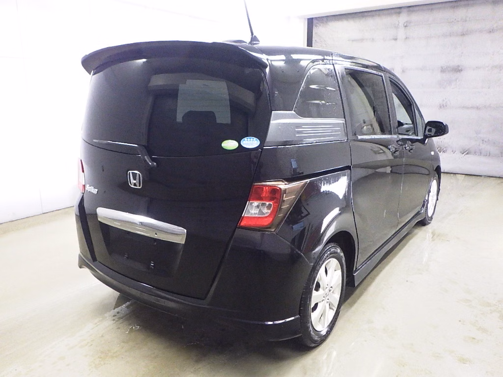 HONDA FREED SPIKE