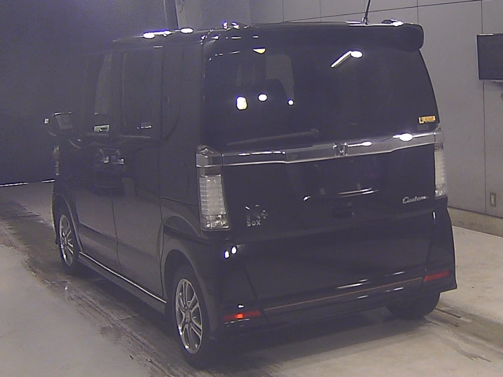 HONDA N-BOX+
