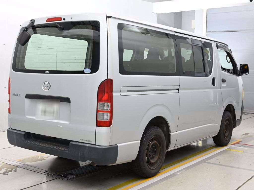 TOYOTA REGIUS ACE