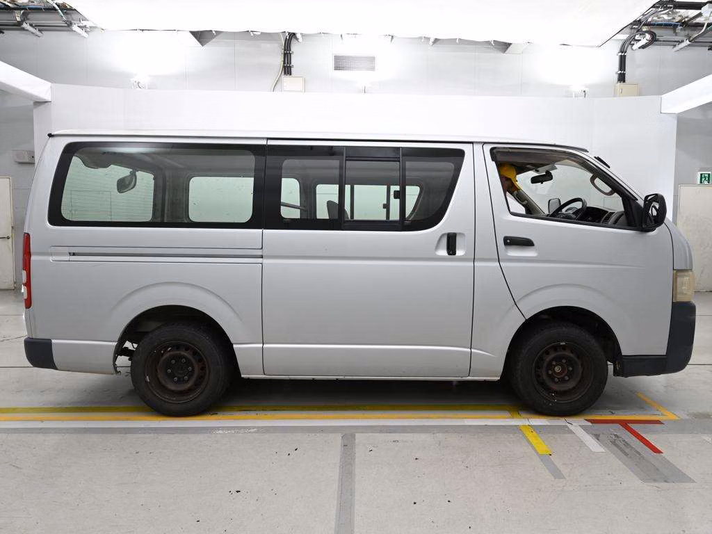 TOYOTA REGIUS ACE