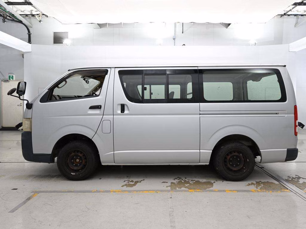 TOYOTA REGIUS ACE